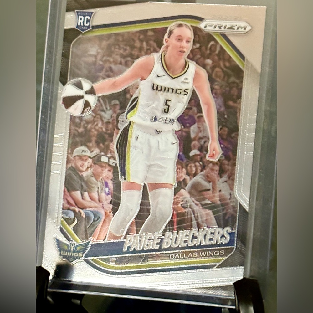 Paige Bueckers Basketball Card  Panini Prizm ROOKIE CARD #5 DALLAS WINGS